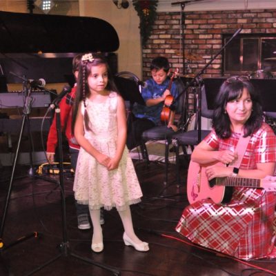 teacher little girl rockside concert